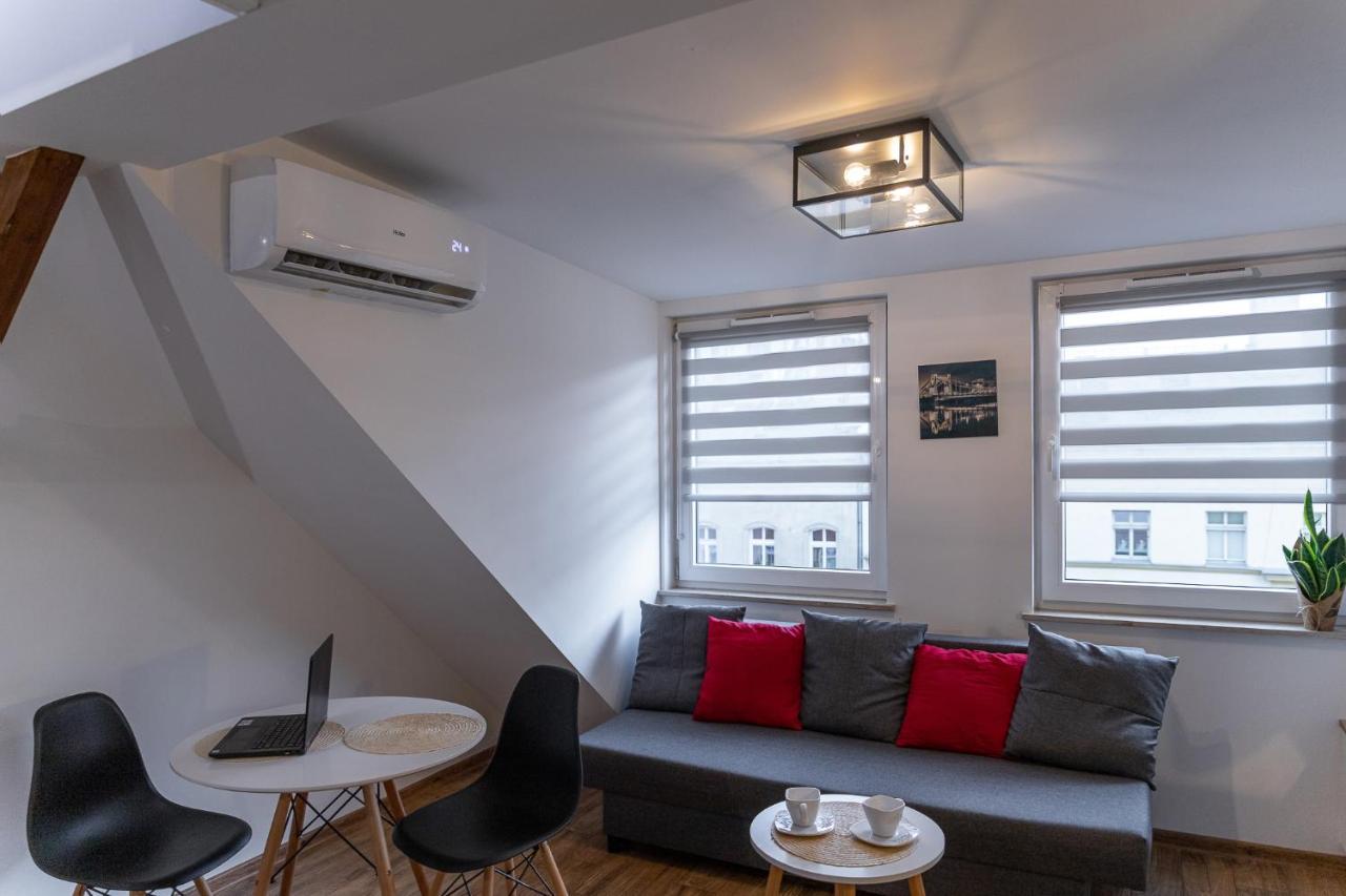 Apartamenty Niedaleko Dworca Od Wroclawapartament-Pl Экстерьер фото